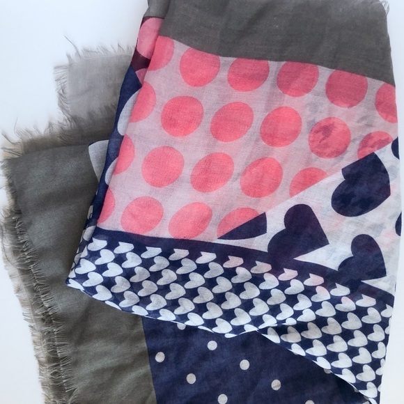 Multi-pattern scarf in grey, pink, blue and maroon. - Picture 6 of 10